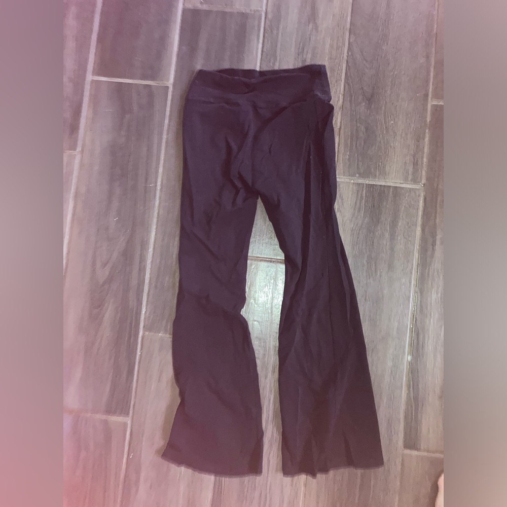 Target slim fit flare yoga pants. Worn once, I’m too tall for them. Size L